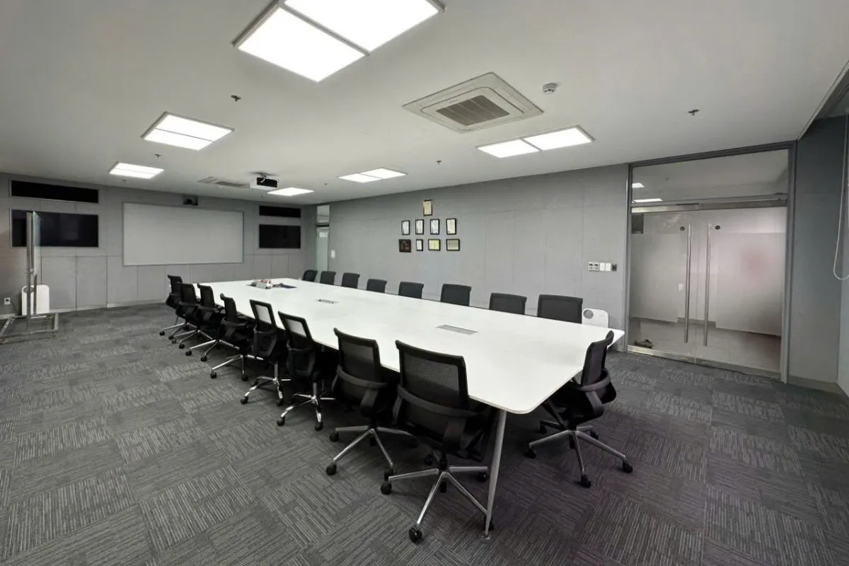 trải thảm sàn văn phòng DRB office Phát Đạt Group
