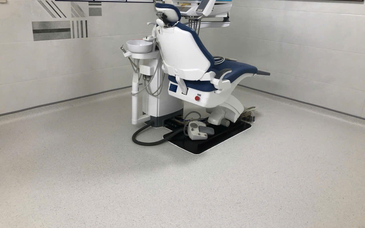 nha khoa nam anh - sàn vinyl kháng khuẩn - phatdatgroup