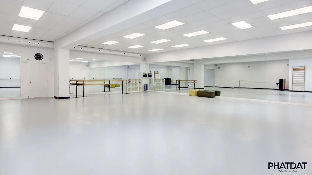 Sàn múa vinyl 5mm dạng cuộn - Phát Đạt Grou p