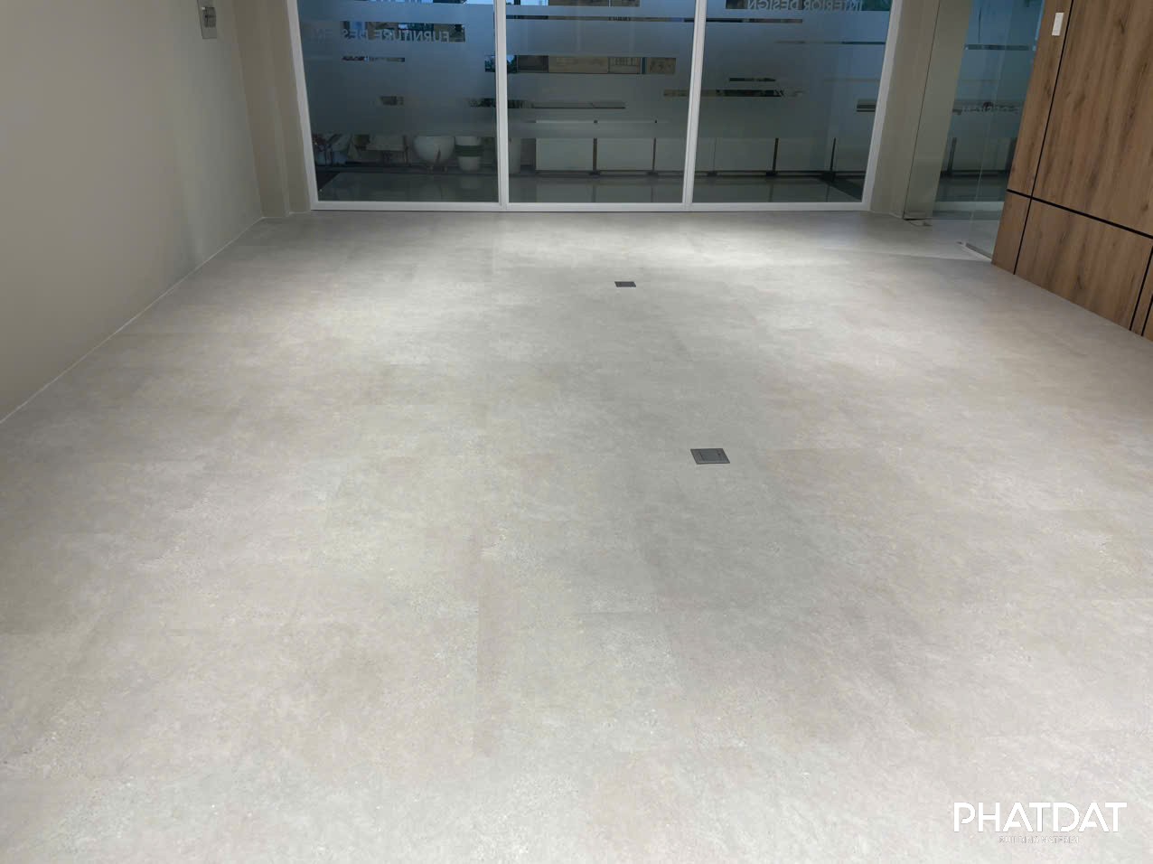 Sàn pvc dấn keo 3li Interflor